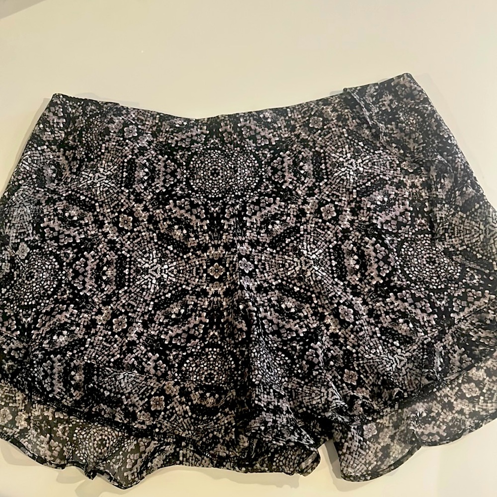 BCBGENERATION SIZE 10 Dress Shorts